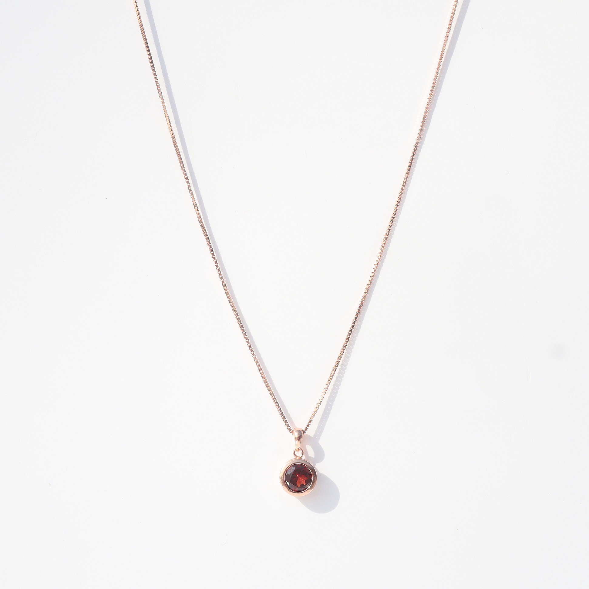 Sterling silver Round Garnet necklace